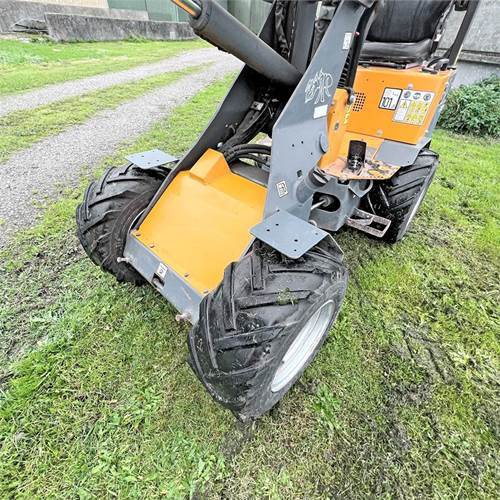 Mini carregadeira Giant D254SW: foto 16 Mini carregadeira Giant D254SW: foto 16