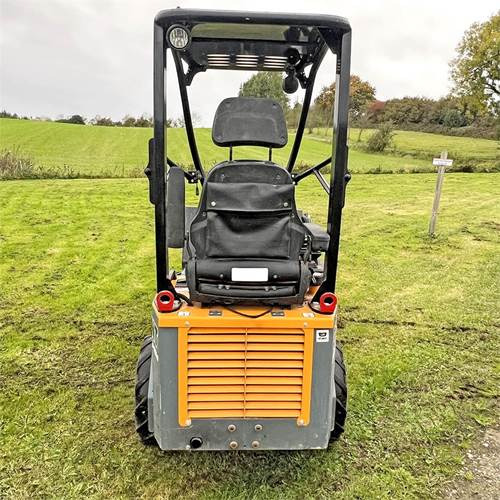 Mini carregadeira Giant D254SW: foto 6 Mini carregadeira Giant D254SW: foto 6