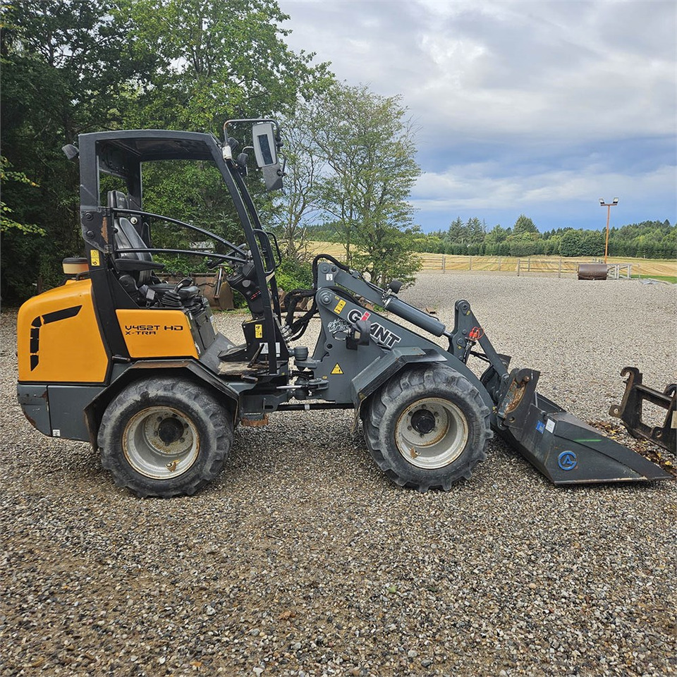 Giant V452T X-TRA HD - Carregadeira de rodas: foto 1 Giant V452T X-TRA HD - Carregadeira de rodas: foto 1