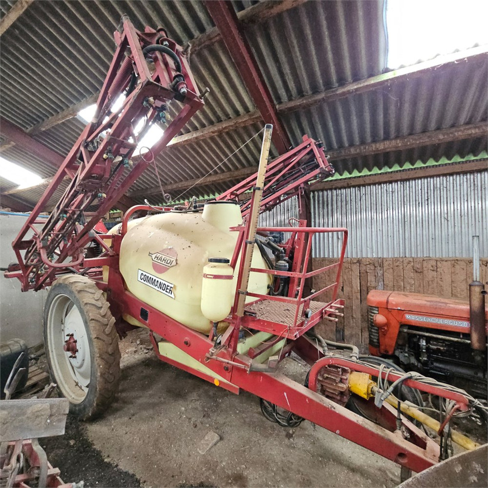Hardi CM2 Commander 2.800 l - Pulverizador agricola: foto 1 Hardi CM2 Commander 2.800 l - Pulverizador agricola: foto 1