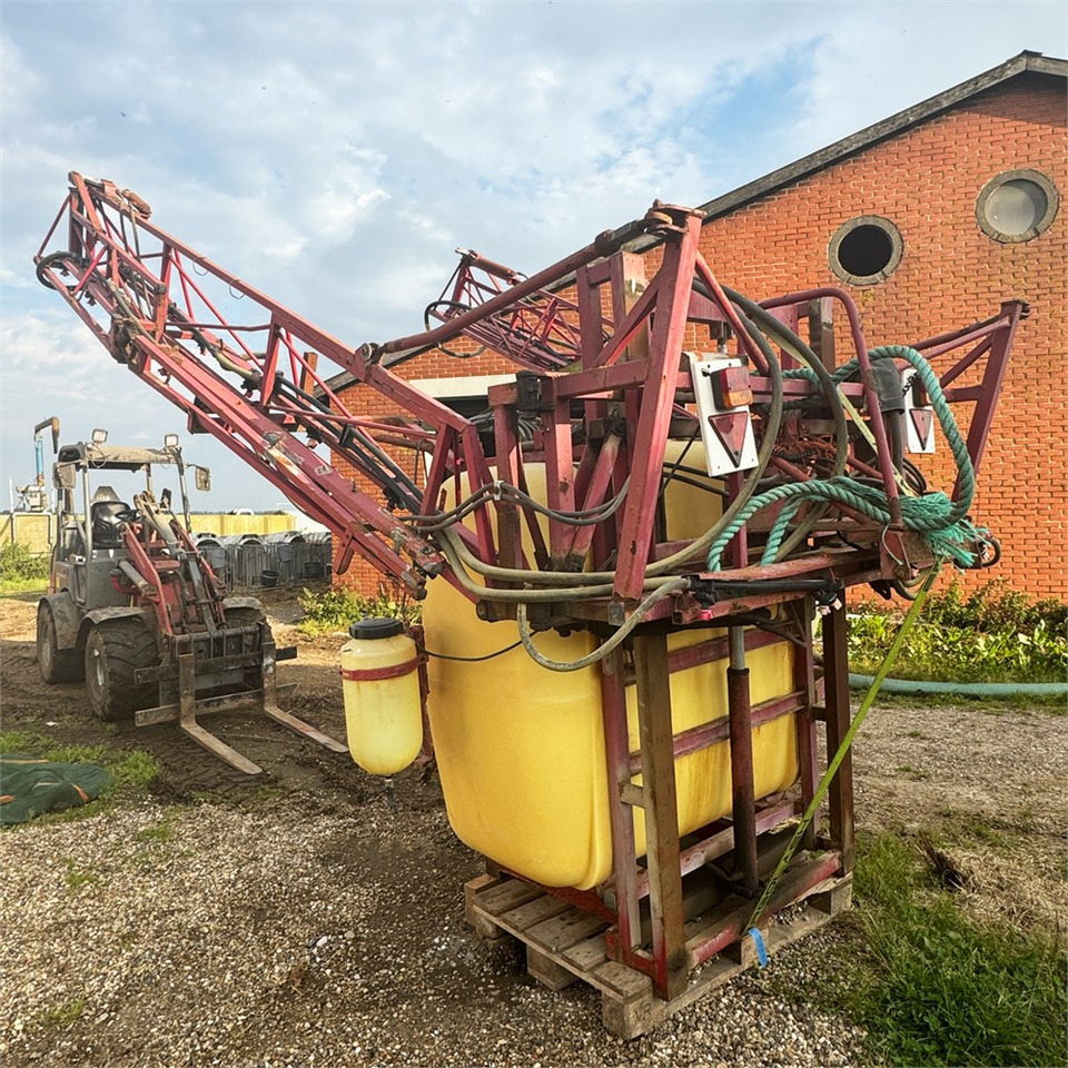 Hardi LZY 1200 - Pulverizador agricola: foto 1 Hardi LZY 1200 - Pulverizador agricola: foto 1
