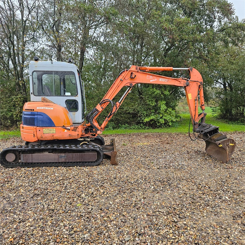 Hitachi FH50 U - Mini escavadeira: foto 1 Hitachi FH50 U - Mini escavadeira: foto 1