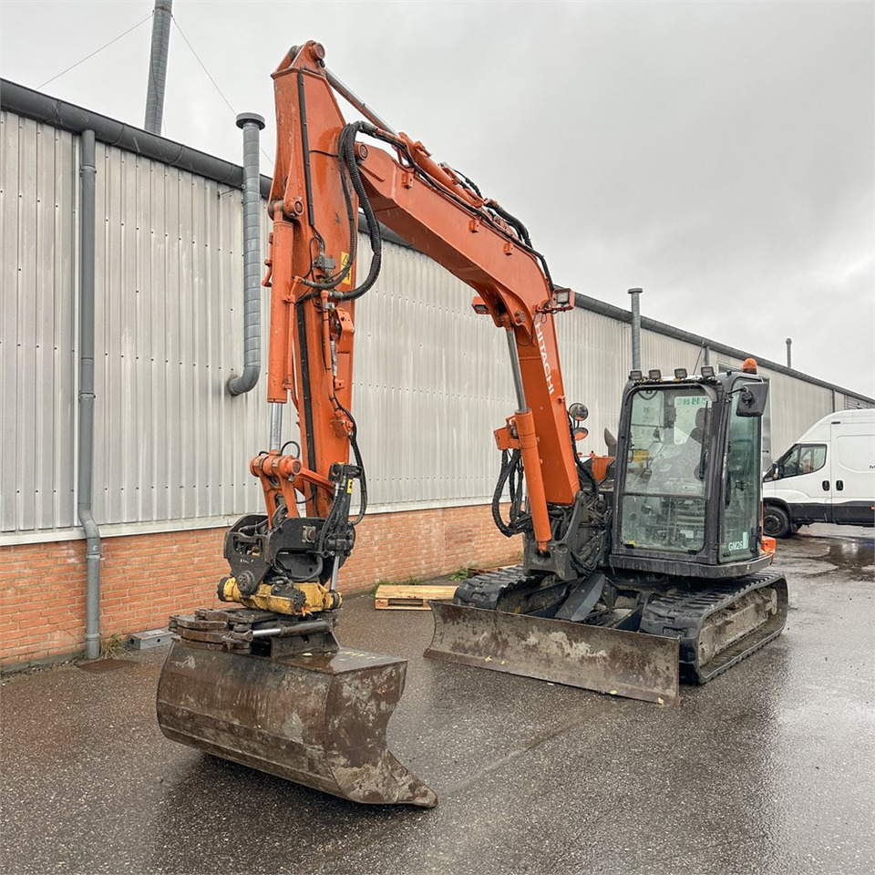 Hitachi ZX85 USB-6 - Mini escavadeira: foto 5 Hitachi ZX85 USB-6 - Mini escavadeira: foto 5