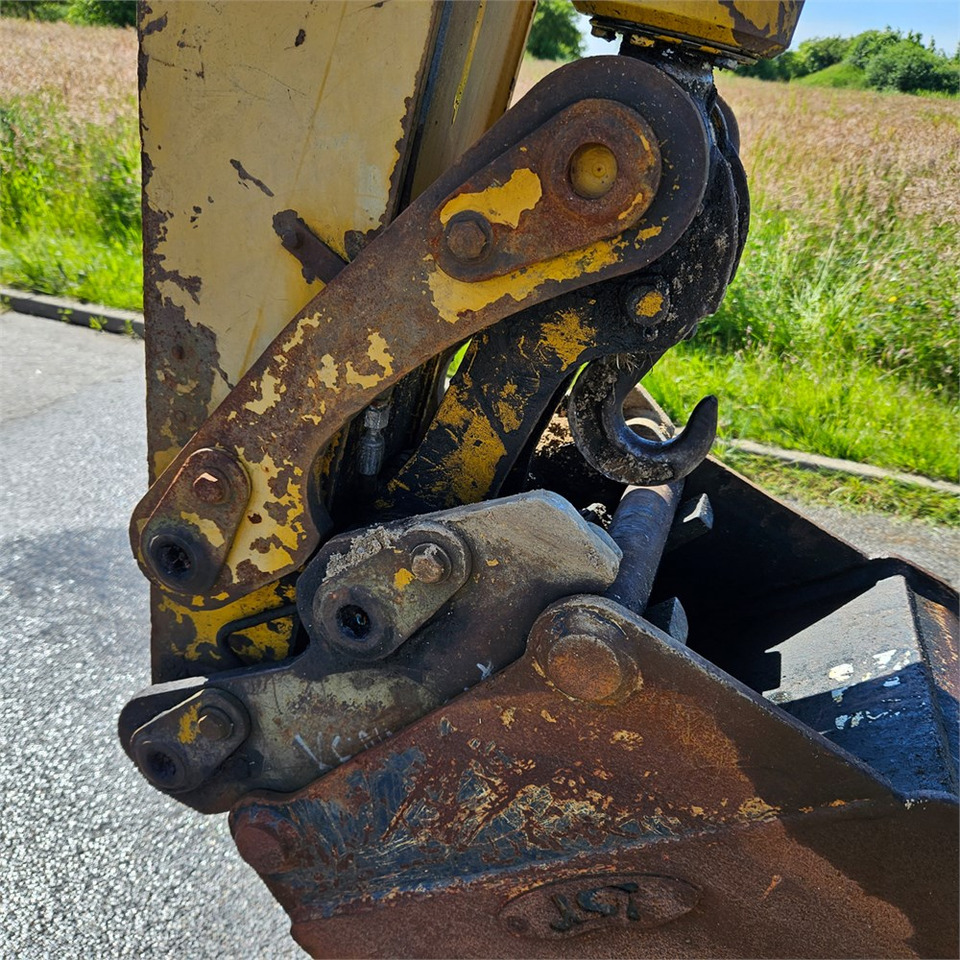Retroescavadeira Hydrema 906 B: foto 37