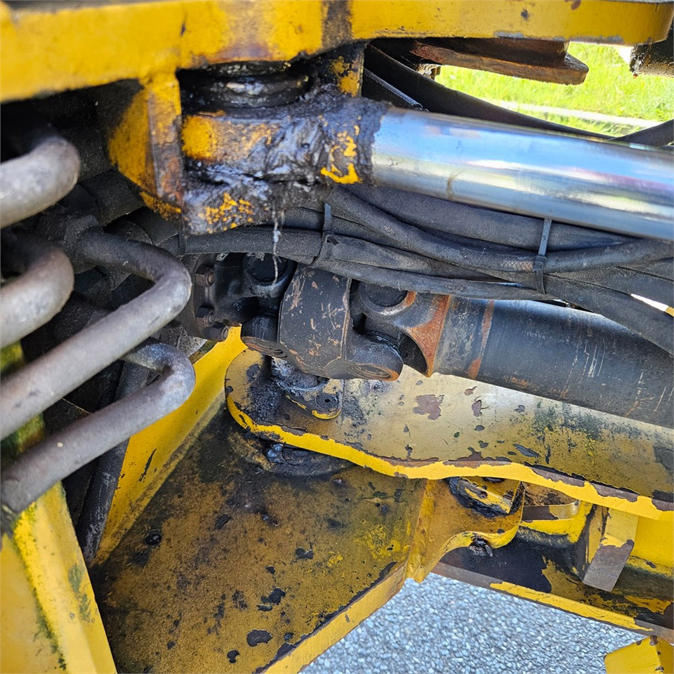 Retroescavadeira Hydrema 906 B: foto 41