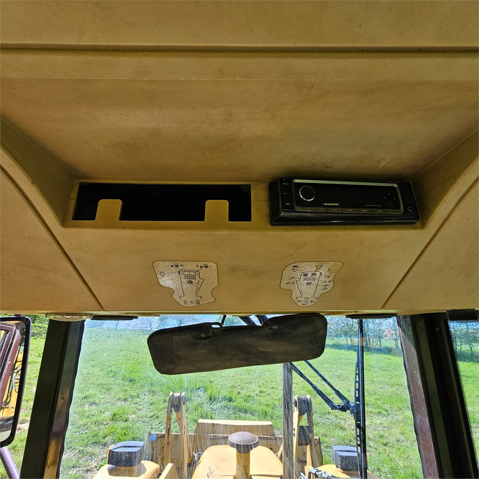 Retroescavadeira Hydrema 906C: foto 24