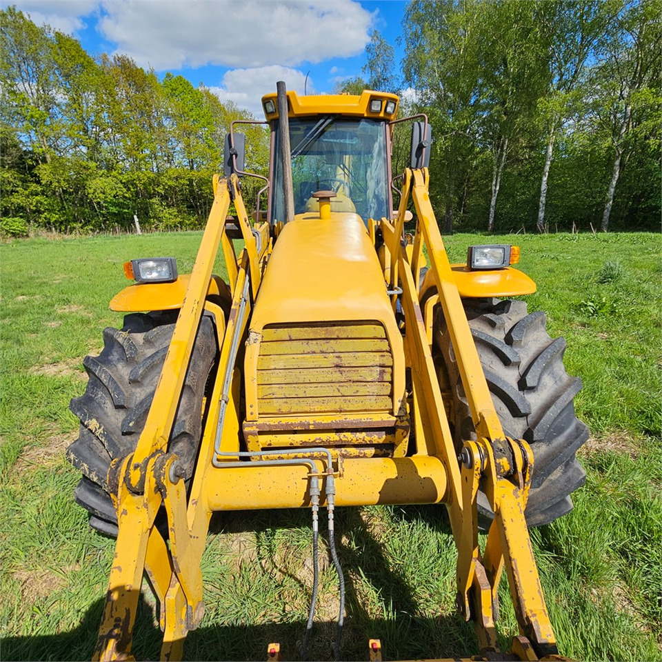 Retroescavadeira Hydrema 906C: foto 27