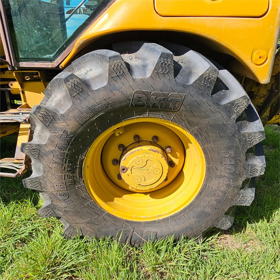 Retroescavadeira Hydrema 906C: foto 38