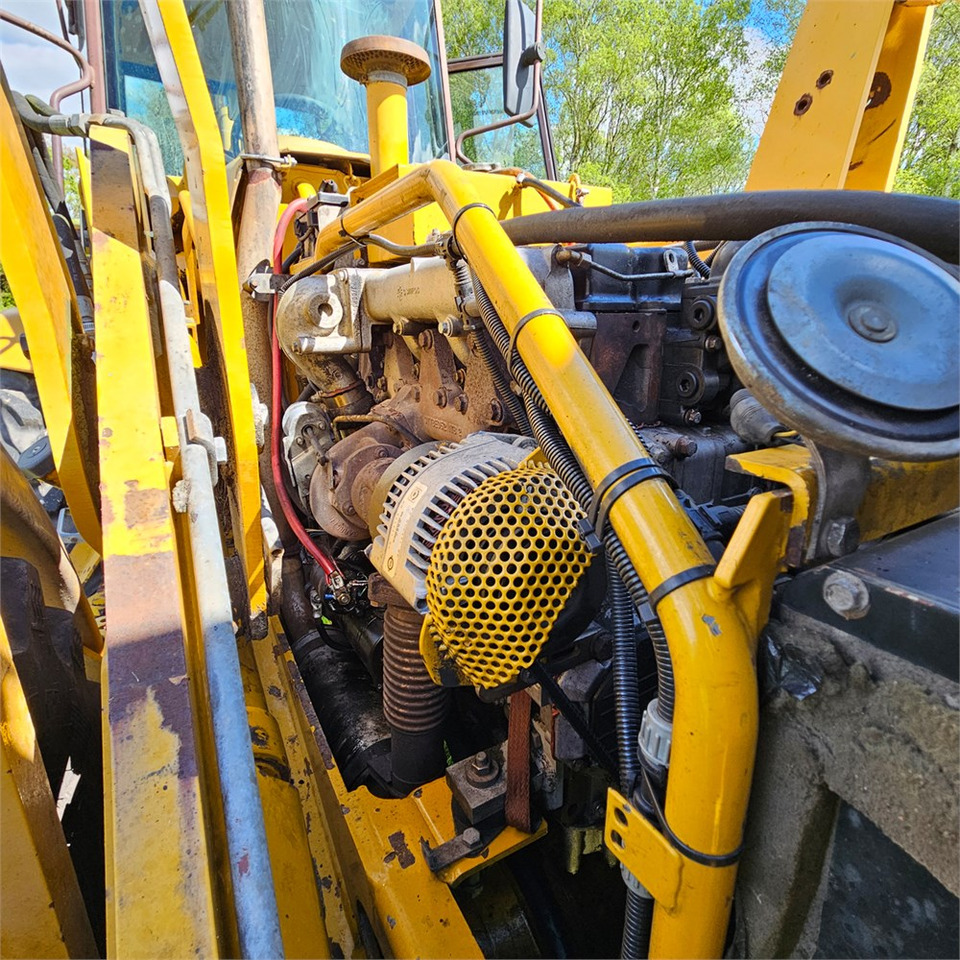 Retroescavadeira Hydrema 906C: foto 30