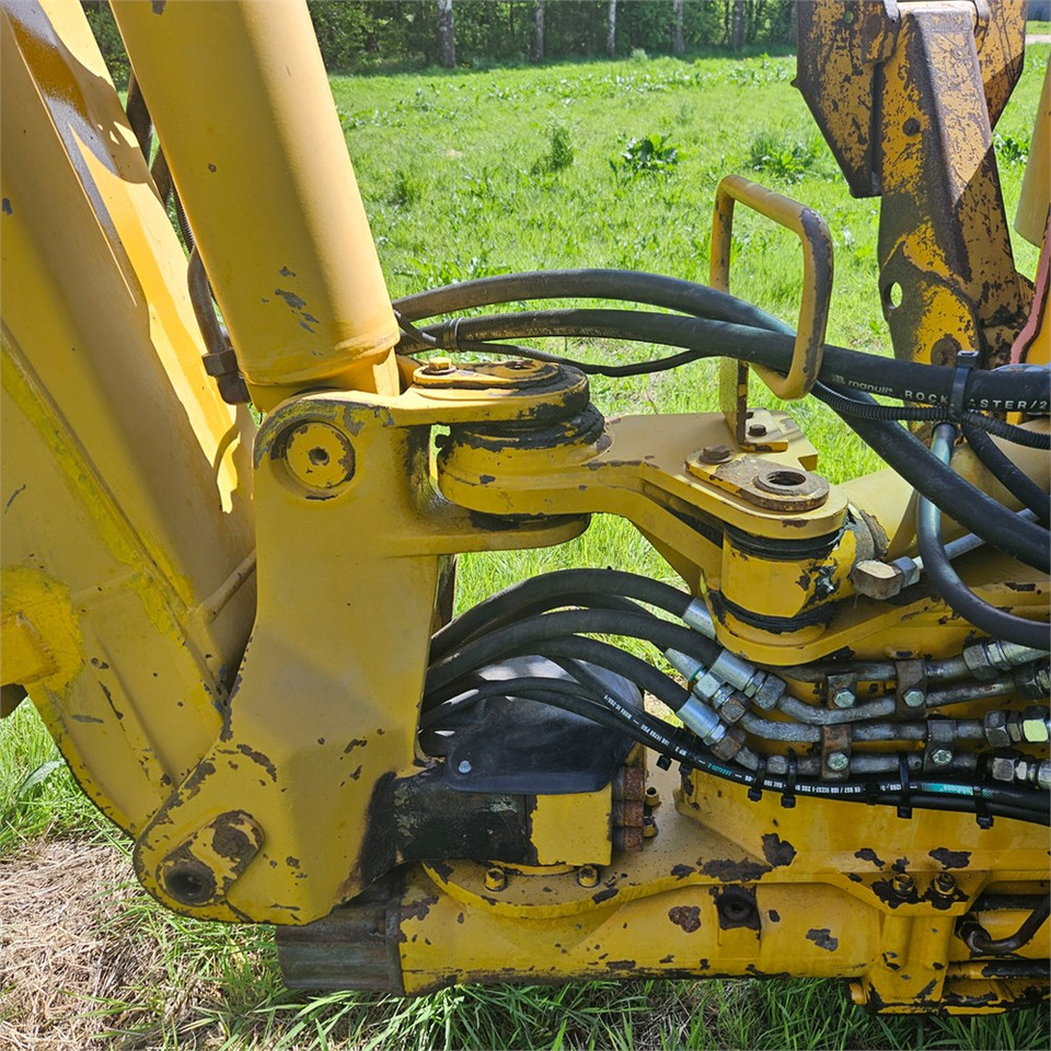 Retroescavadeira Hydrema 906C: foto 34