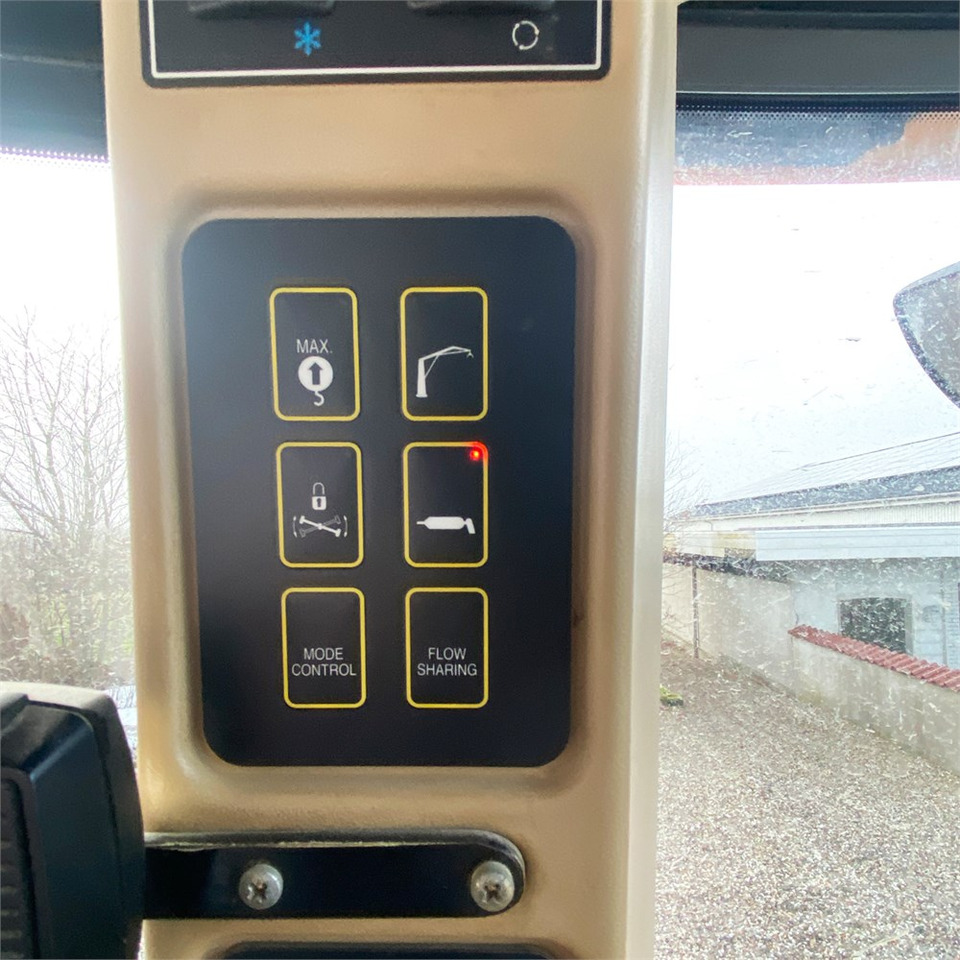 Retroescavadeira Hydrema 926 E: foto 22