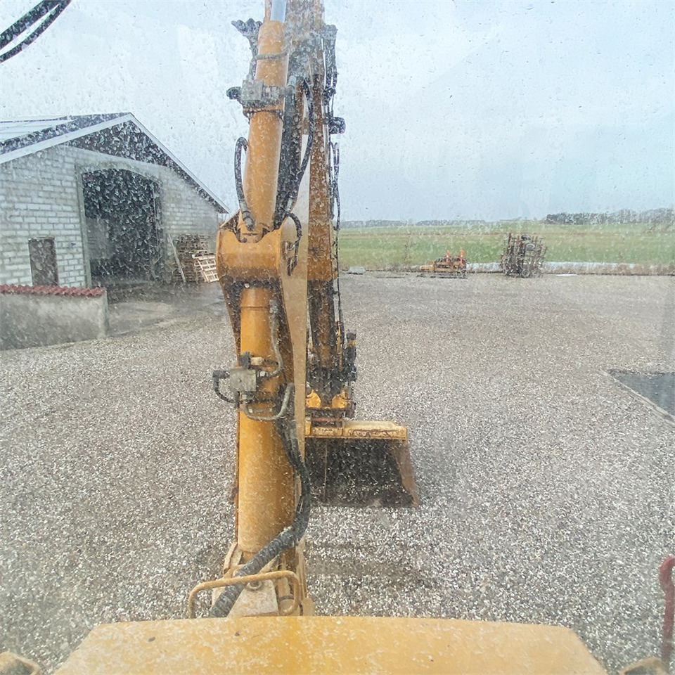 Retroescavadeira Hydrema 926 E: foto 27