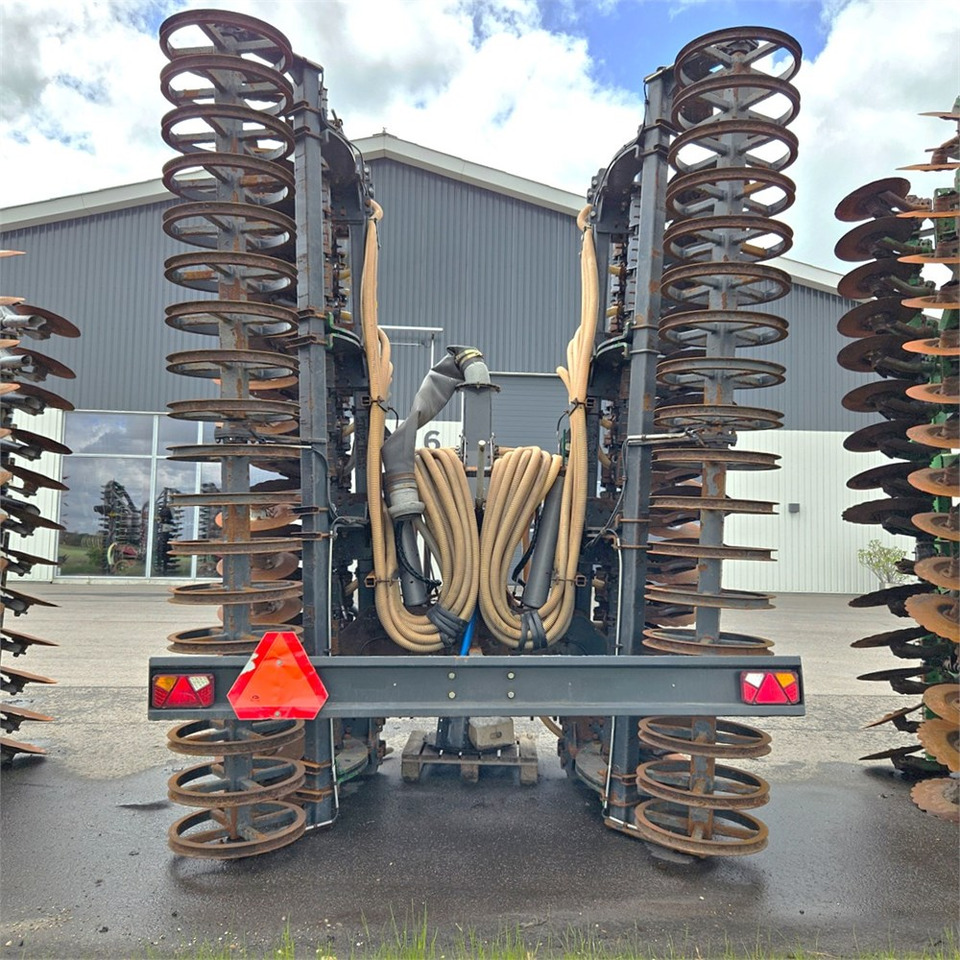 Intertech 7,5m - Equipamento de fertilização: foto 4 Intertech 7,5m - Equipamento de fertilização: foto 4