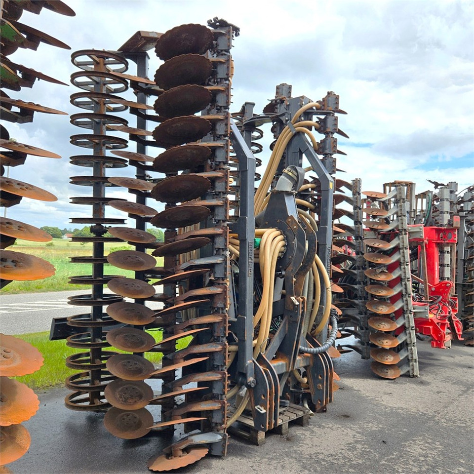 Intertech 7,5m - Equipamento de fertilização: foto 3 Intertech 7,5m - Equipamento de fertilização: foto 3