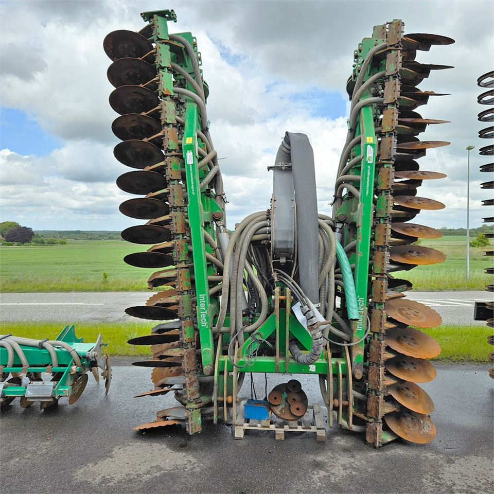 Intertech 7 m - Equipamento de fertilização: foto 3 Intertech 7 m - Equipamento de fertilização: foto 3