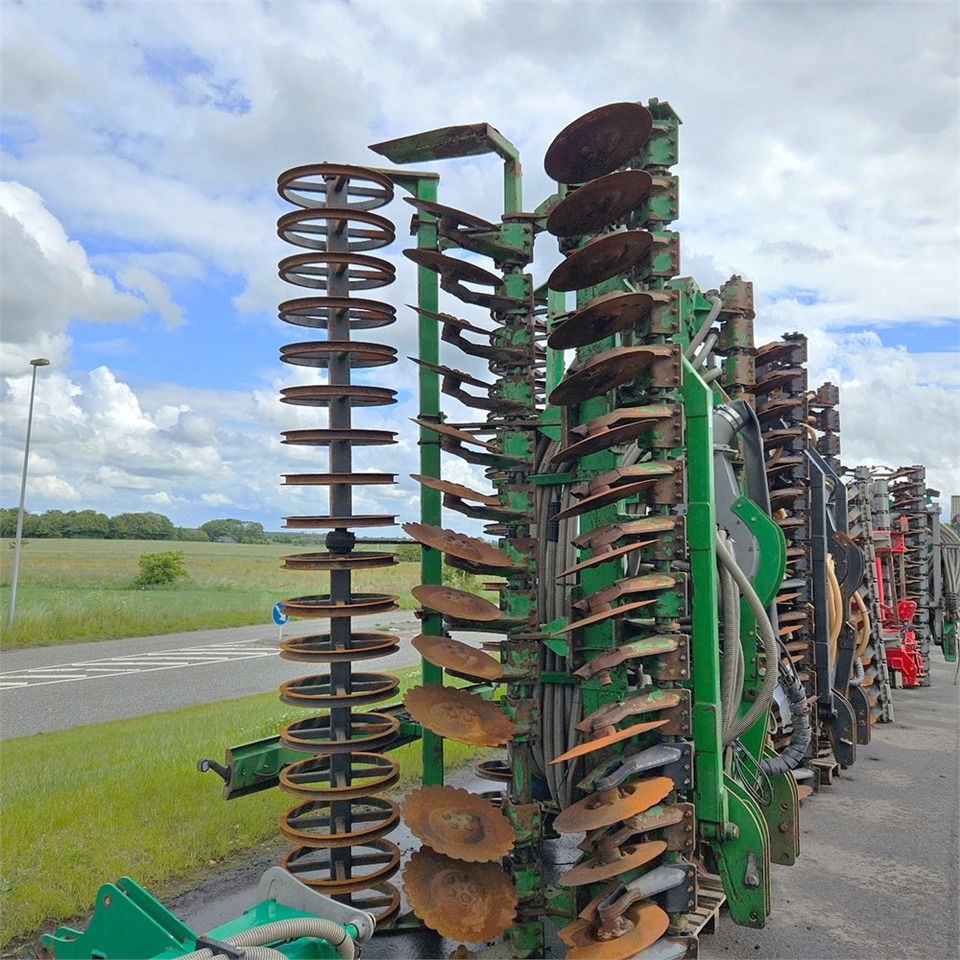 Intertech 7 m - Equipamento de fertilização: foto 4 Intertech 7 m - Equipamento de fertilização: foto 4