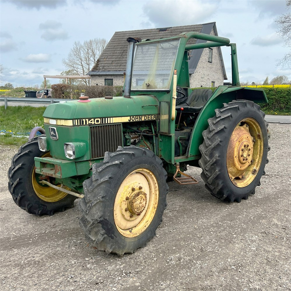 John Deere 1140 - Trator: foto 1 John Deere 1140 - Trator: foto 1