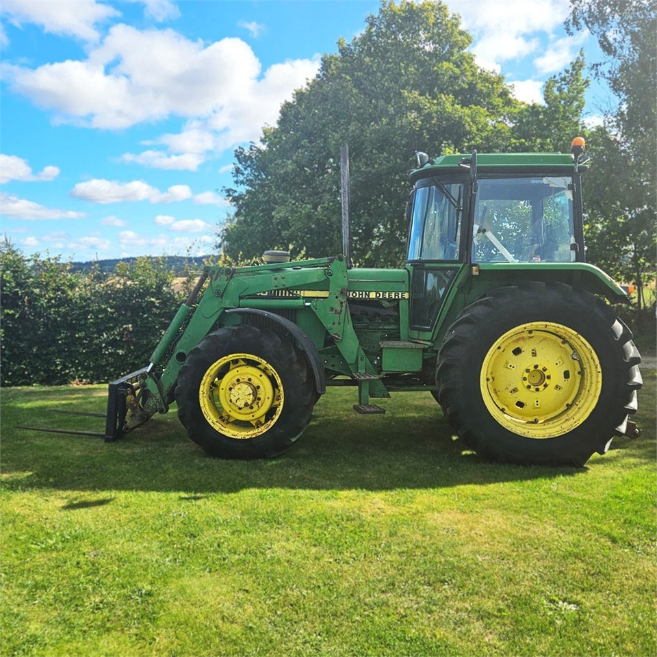 John Deere 3140 - Trator: foto 1 John Deere 3140 - Trator: foto 1