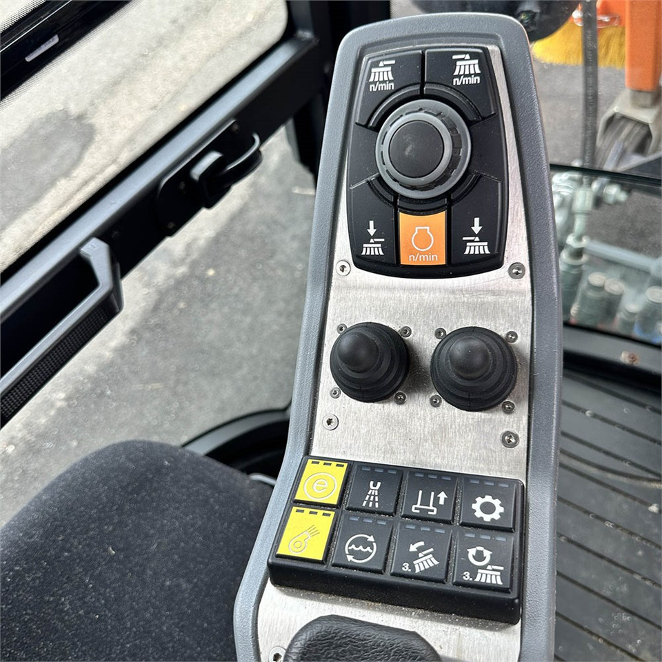 Varredora urbana Kärcher MC130: foto 18