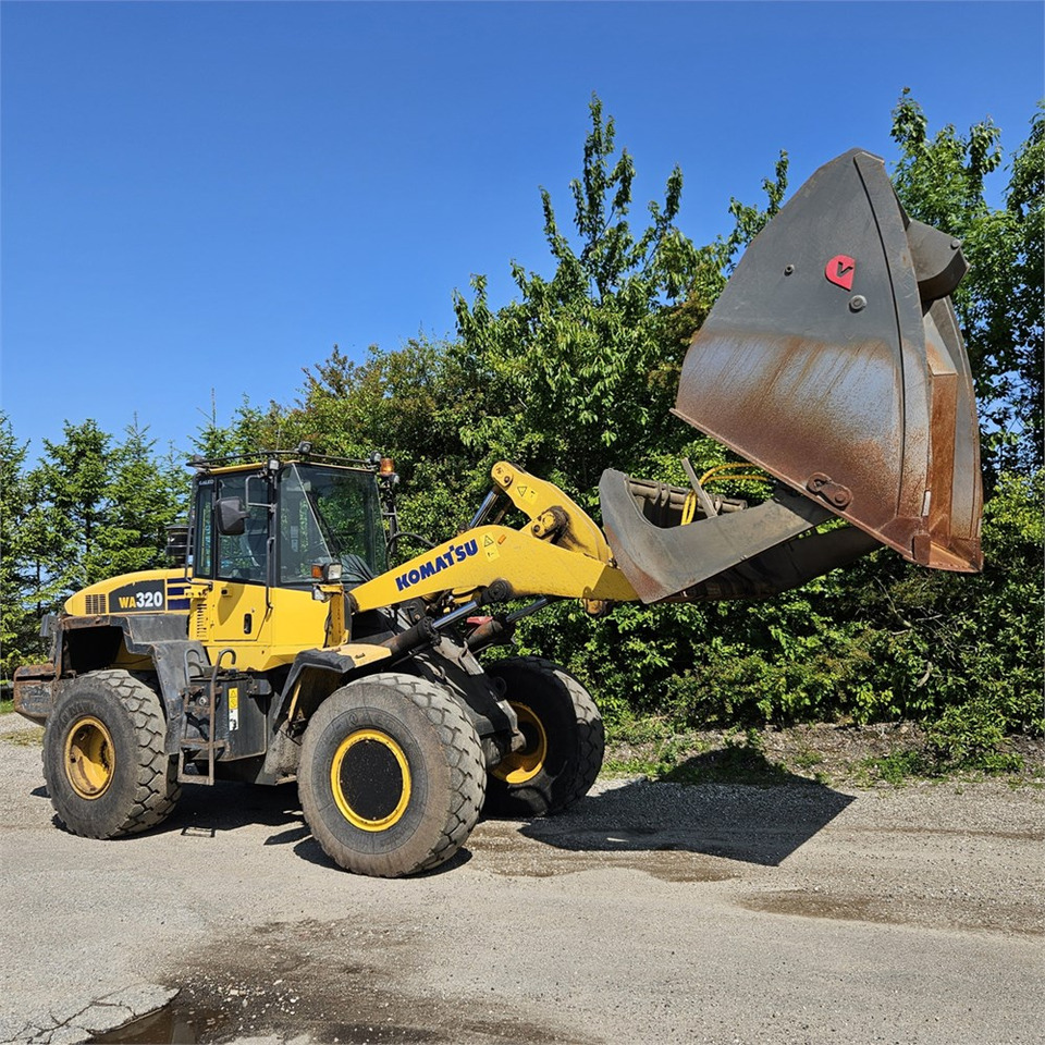 Komatsu WA320-5H - Carregadeira de rodas: foto 1 Komatsu WA320-5H - Carregadeira de rodas: foto 1