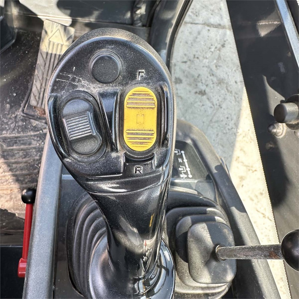 Carregadeira de rodas Komatsu WA70M: foto 25