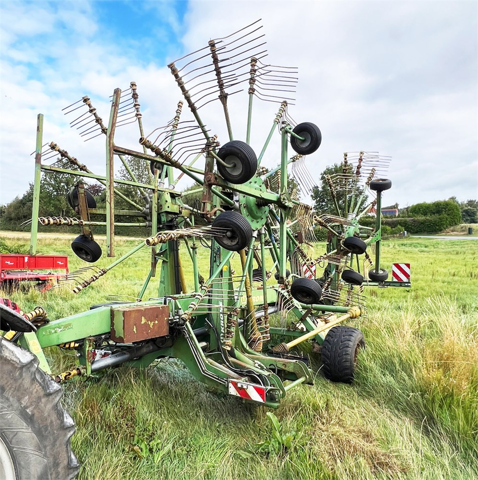 Krone Swadro 1400 - Máquina para produção de feno: foto 5 Krone Swadro 1400 - Máquina para produção de feno: foto 5