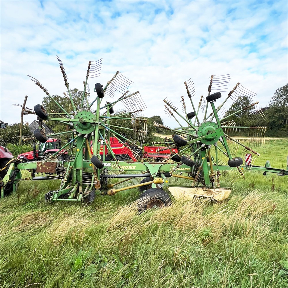 Krone Swadro 1400 - Máquina para produção de feno: foto 1 Krone Swadro 1400 - Máquina para produção de feno: foto 1
