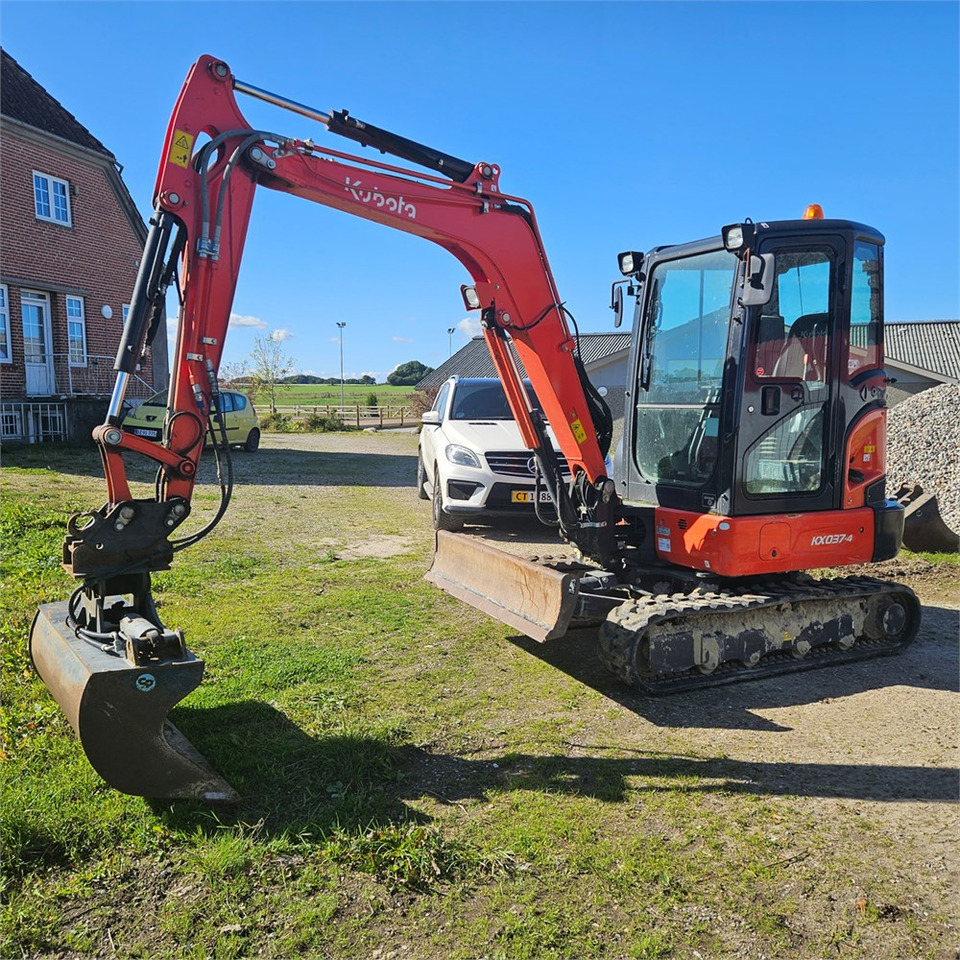 Kubota KX037-4 - Mini escavadeira: foto 3 Kubota KX037-4 - Mini escavadeira: foto 3