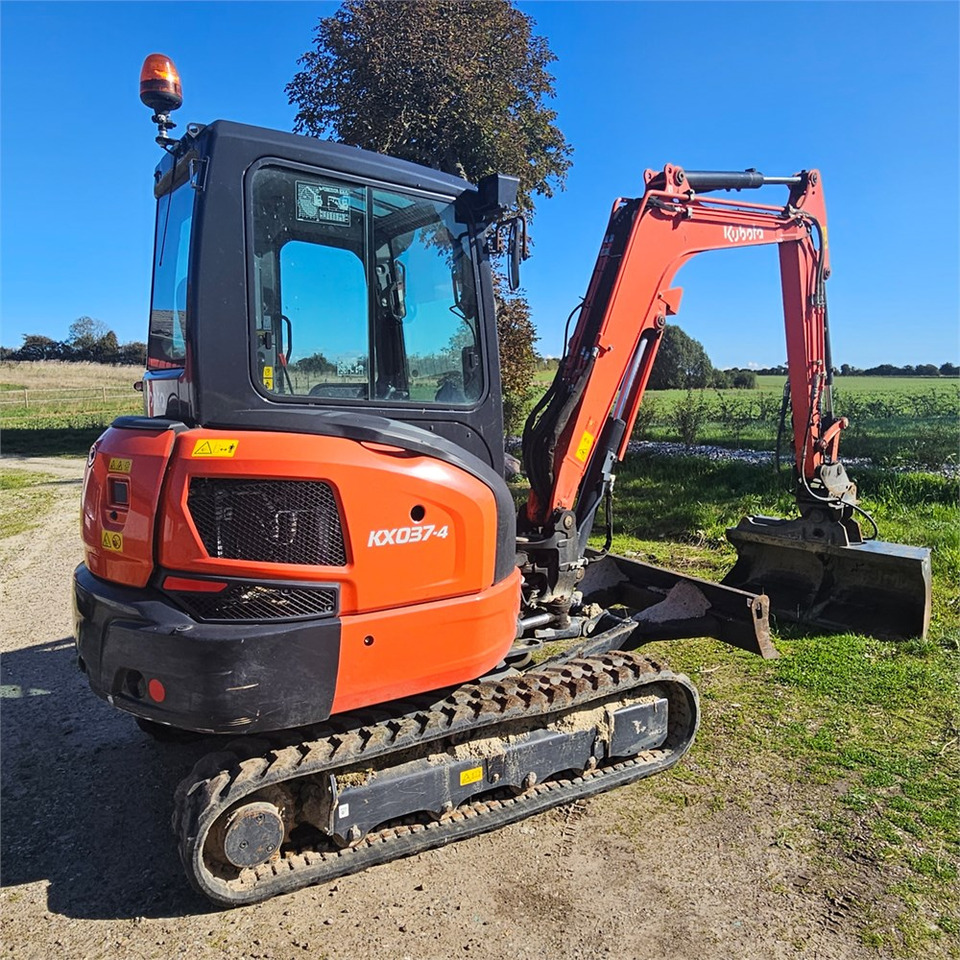 Kubota KX037-4 - Mini escavadeira: foto 4 Kubota KX037-4 - Mini escavadeira: foto 4