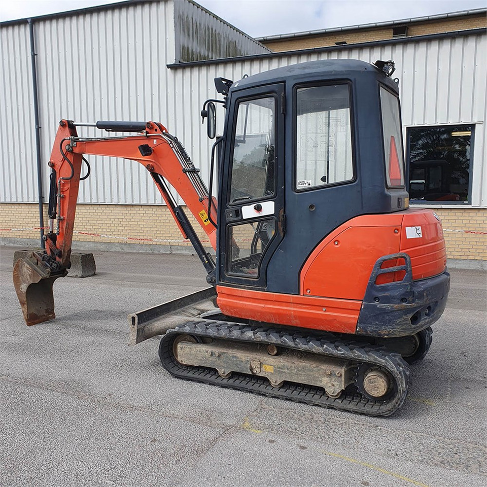 Kubota KX61-3 - Mini escavadeira: foto 2 Kubota KX61-3 - Mini escavadeira: foto 2