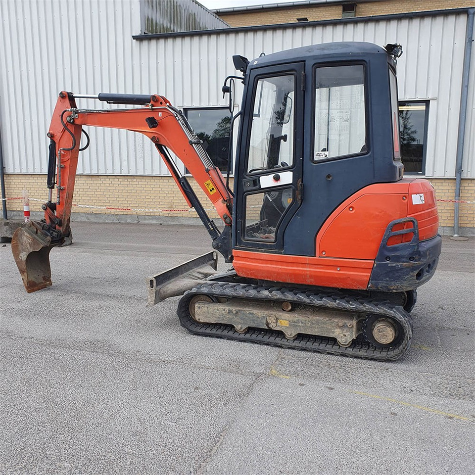 Kubota KX61-3 - Mini escavadeira: foto 1 Kubota KX61-3 - Mini escavadeira: foto 1