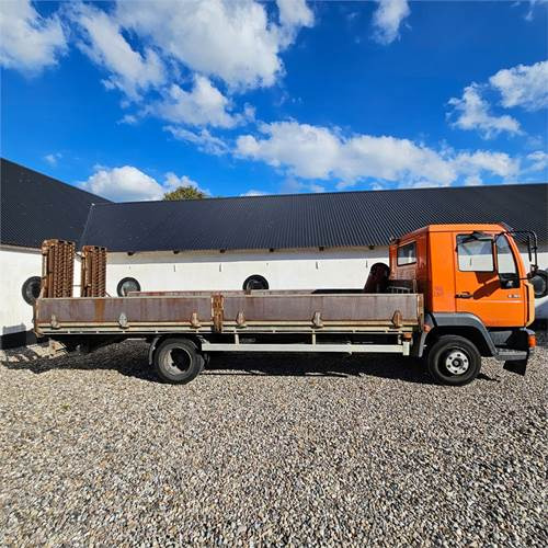 MAN 8 163 lc - Camião de caixa aberta/ Plataforma: foto 2 MAN 8 163 lc - Camião de caixa aberta/ Plataforma: foto 2