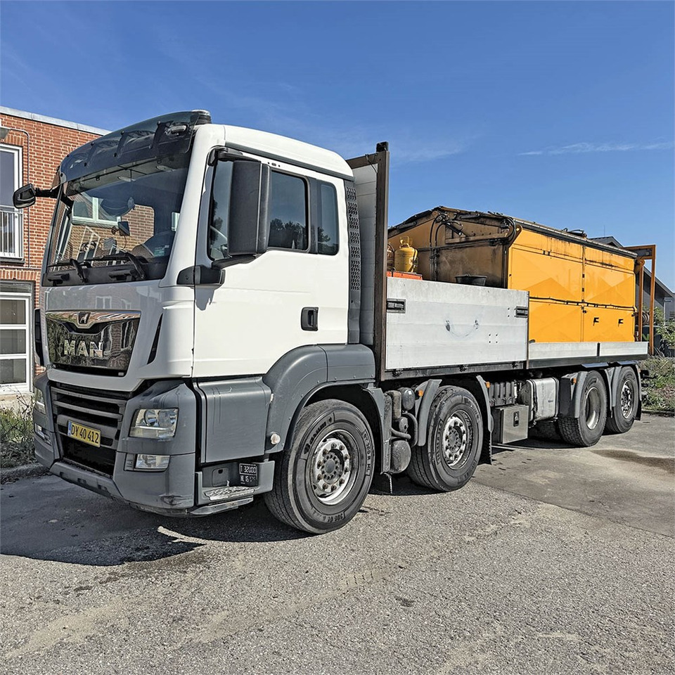 MAN TG 35. 8x2-6 BL - Camião de caixa aberta/ Plataforma, Distribuidor de asfalto: foto 2 MAN TG 35. 8x2-6 BL - Camião de caixa aberta/ Plataforma, Distribuidor de asfalto: foto 2