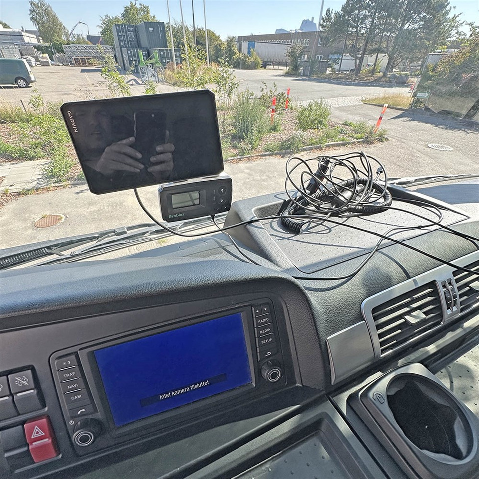 Locação de MAN TG 35. 8x2-6 BL MAN TG 35. 8x2-6 BL: foto 33 Locação de MAN TG 35. 8x2-6 BL MAN TG 35. 8x2-6 BL: foto 33