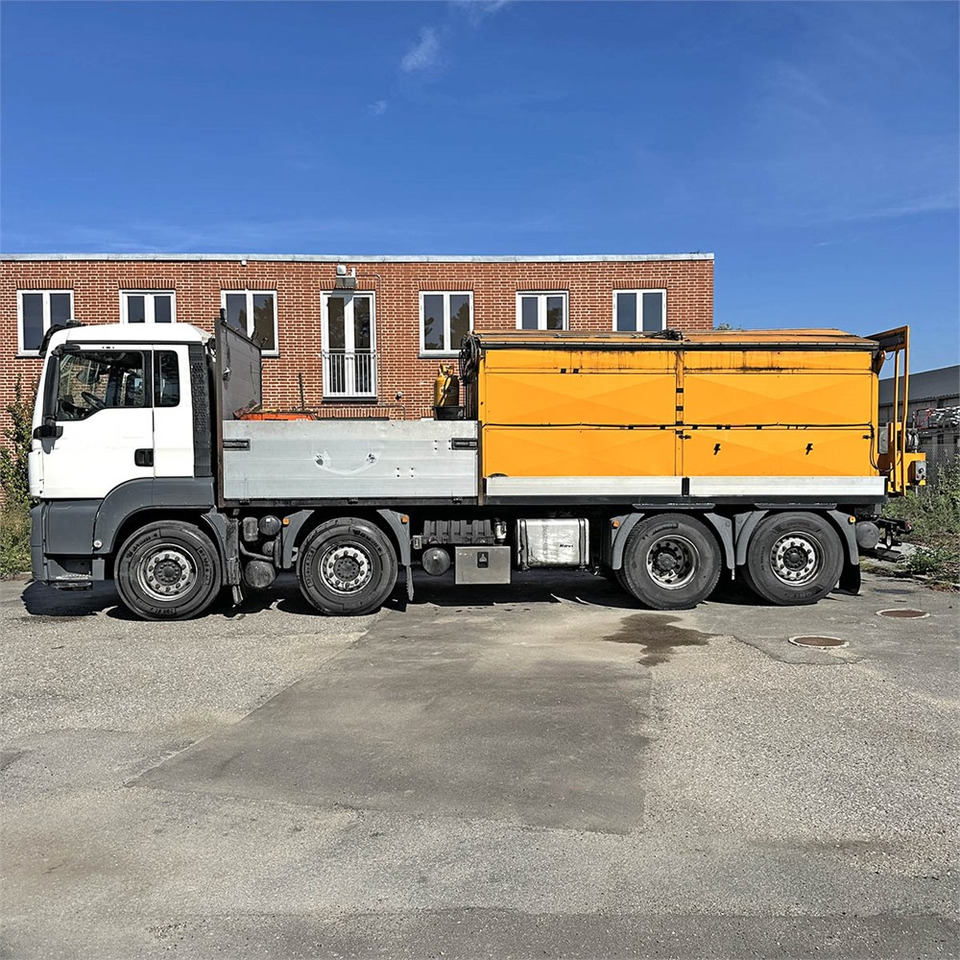 MAN TG 35. 8x2-6 BL - Camião de caixa aberta/ Plataforma, Distribuidor de asfalto: foto 3 MAN TG 35. 8x2-6 BL - Camião de caixa aberta/ Plataforma, Distribuidor de asfalto: foto 3