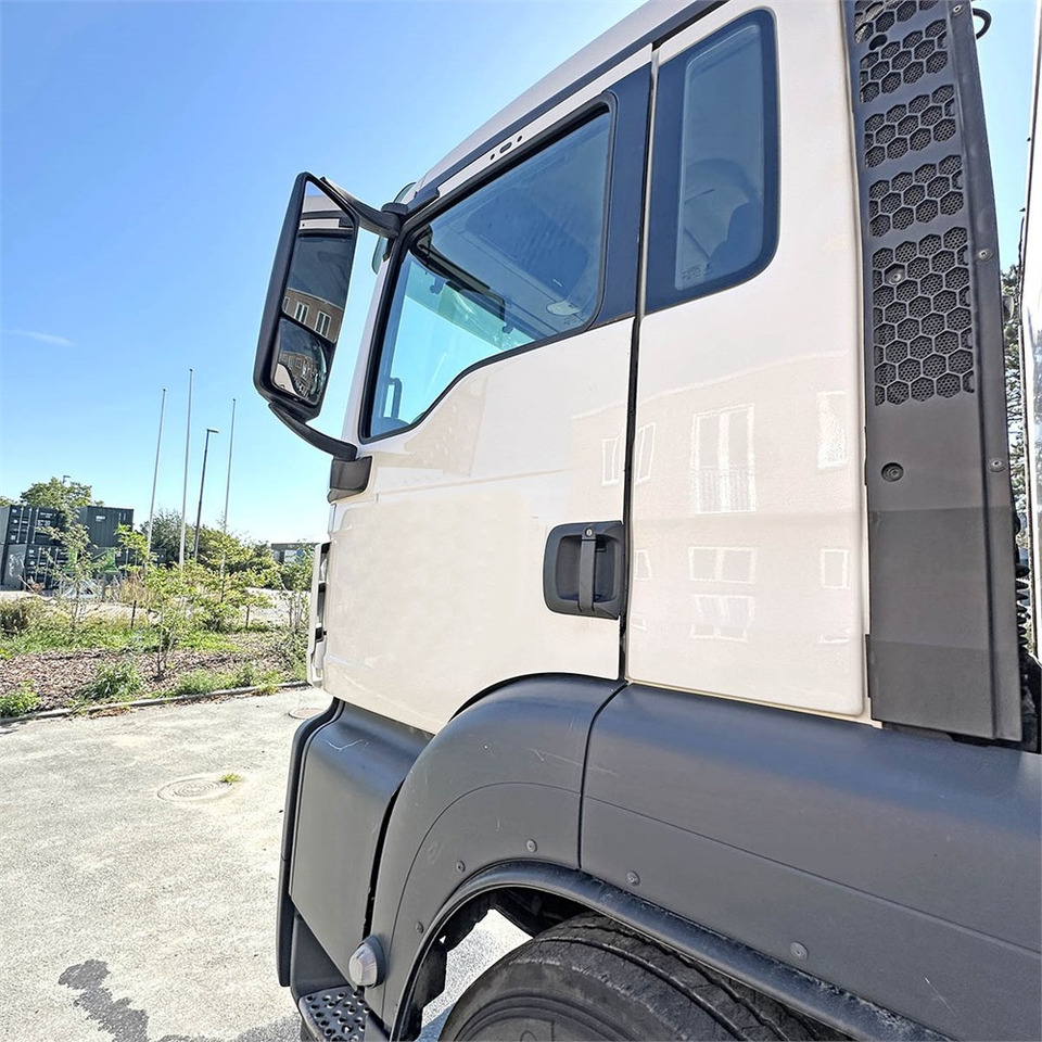 Locação de MAN TG 35. 8x2-6 BL MAN TG 35. 8x2-6 BL: foto 24 Locação de MAN TG 35. 8x2-6 BL MAN TG 35. 8x2-6 BL: foto 24