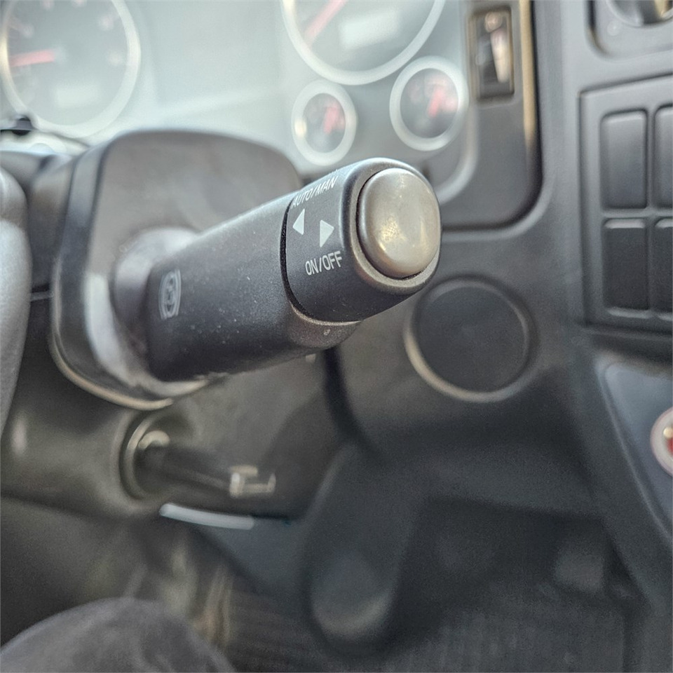 Caminhão furgão MAN TGL 12.250: foto 31