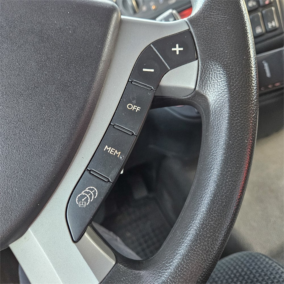 Caminhão furgão MAN TGL 12.250: foto 30