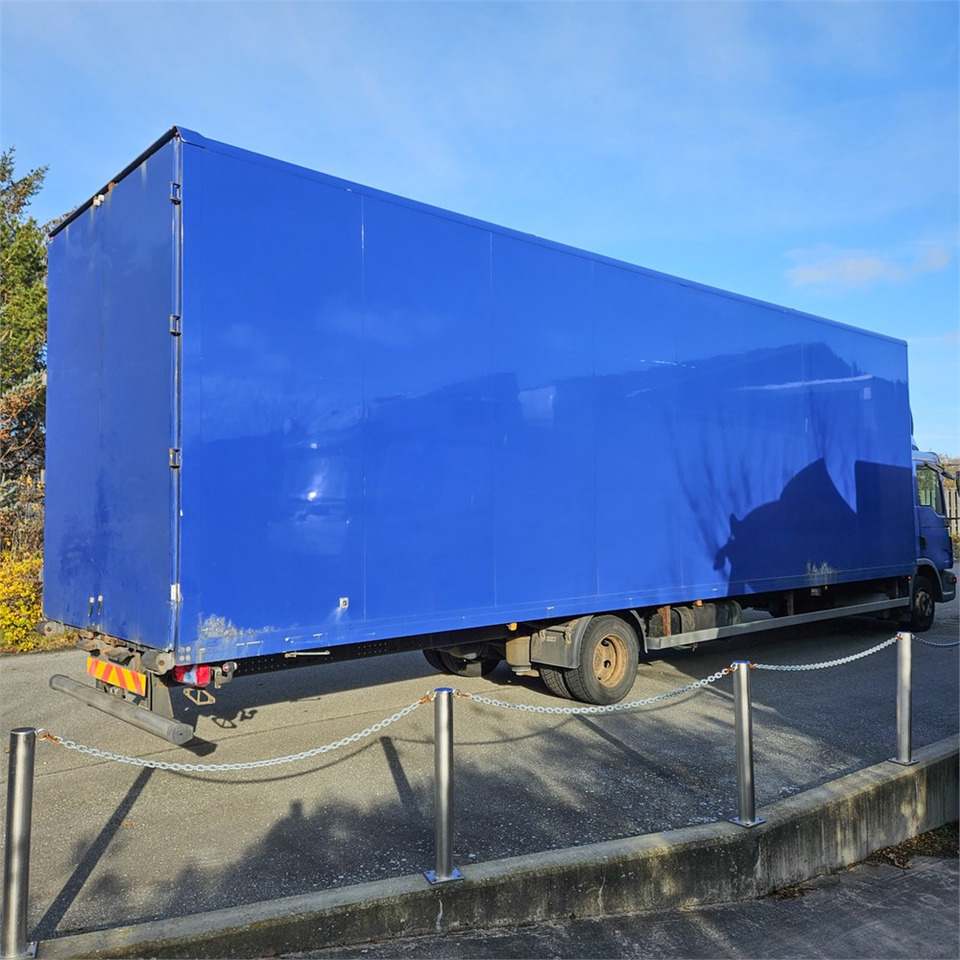 Caminhão furgão MAN TGL 12.250: foto 10