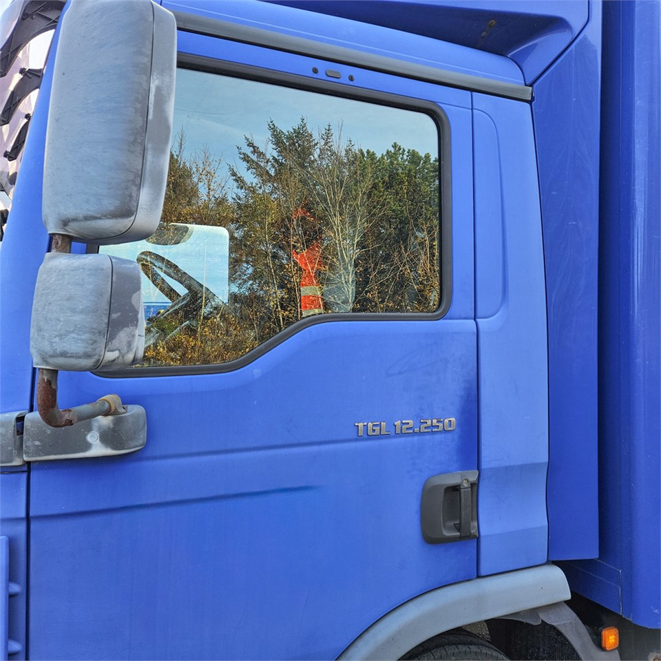 Caminhão furgão MAN TGL 12.250: foto 17