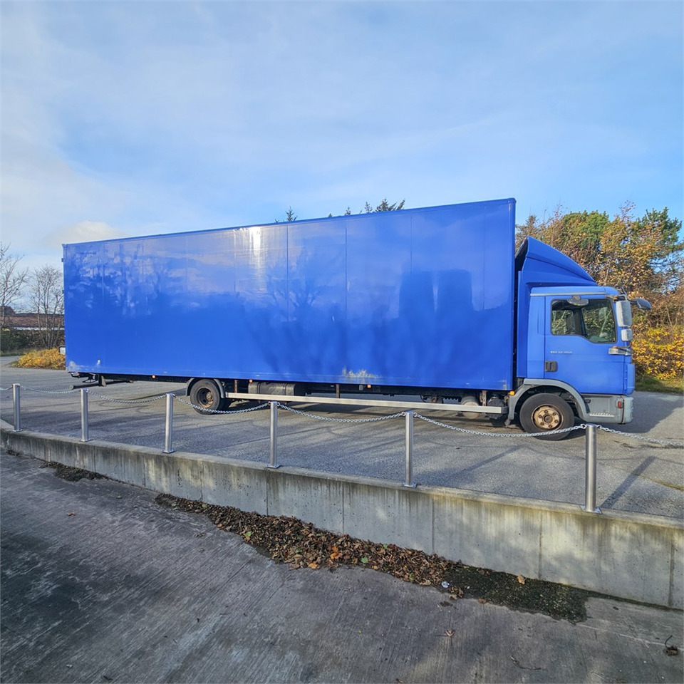 Caminhão furgão MAN TGL 12.250: foto 9