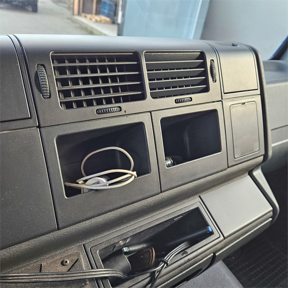 Caminhão furgão MAN TGL 12.250: foto 27