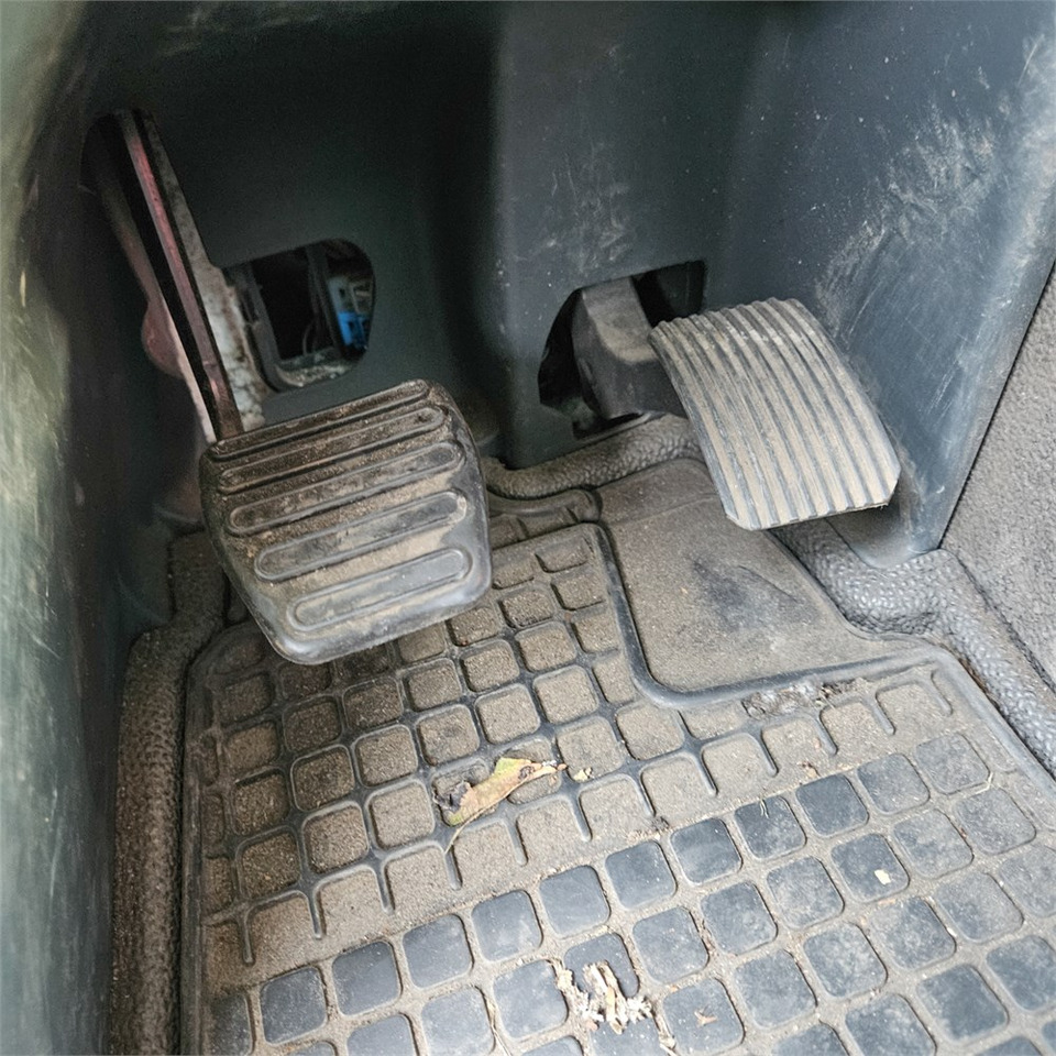 Caminhão furgão MAN TGL 12.250: foto 36