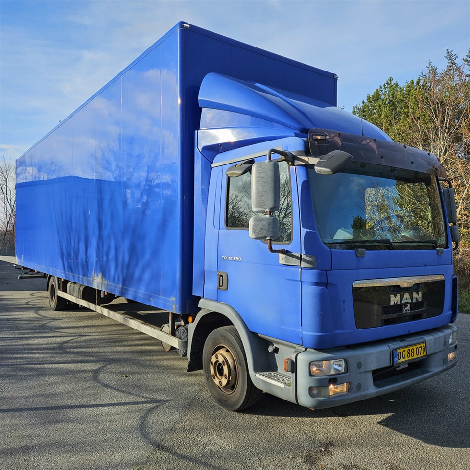 Caminhão furgão MAN TGL 12.250: foto 6
