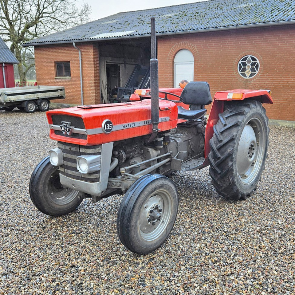 Massey Ferguson 135 - Trator: foto 1 Massey Ferguson 135 - Trator: foto 1