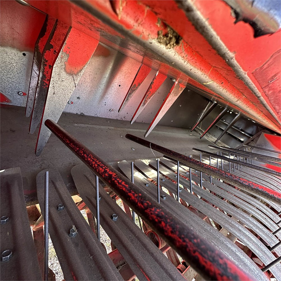Máquina para produção de feno Massey Ferguson MF128: foto 10
