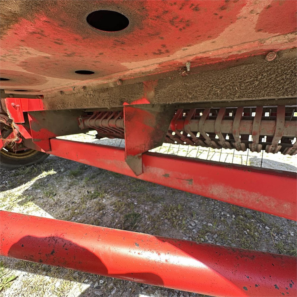 Máquina para produção de feno Massey Ferguson MF128: foto 11
