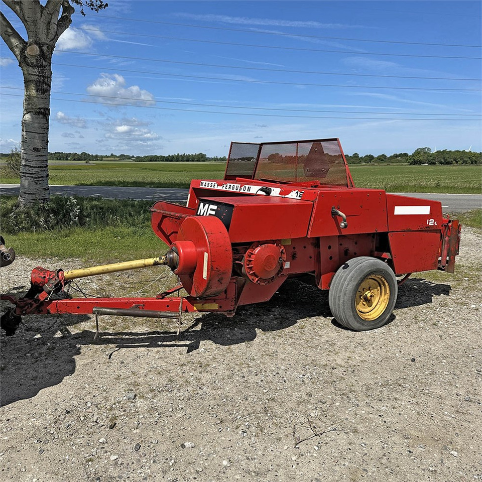 Massey Ferguson MF128 - Máquina para produção de feno: foto 3 Massey Ferguson MF128 - Máquina para produção de feno: foto 3