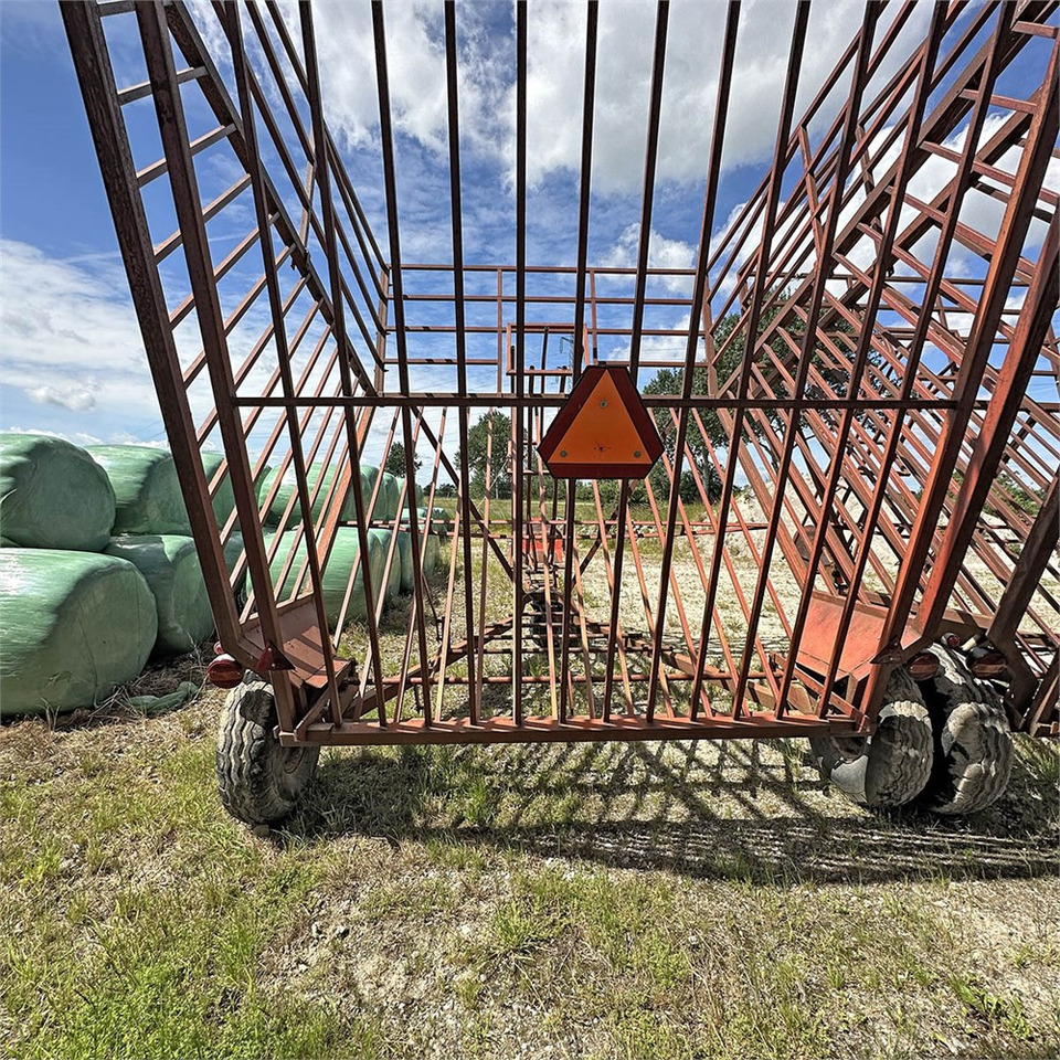Máquina para produção de feno Massey Ferguson MF128: foto 28