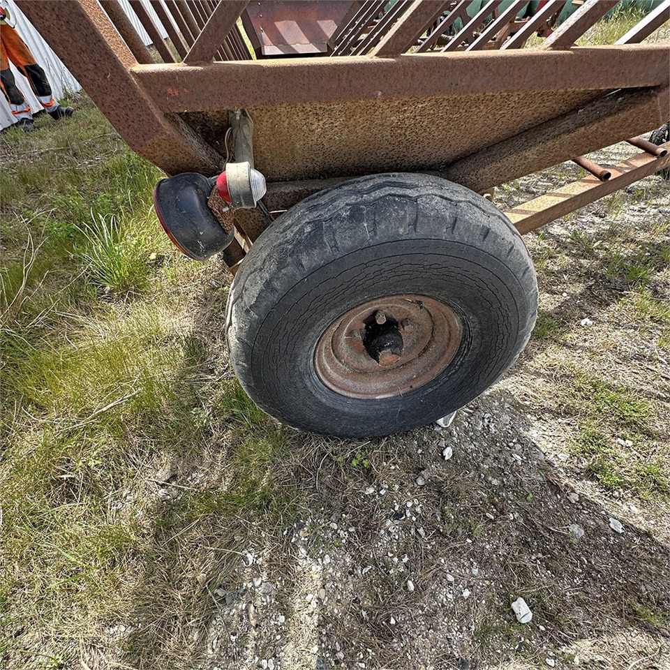 Máquina para produção de feno Massey Ferguson MF128: foto 44